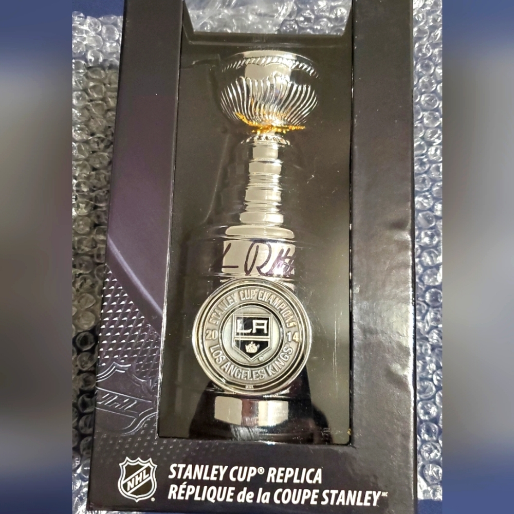 Luc Robitaille Signature